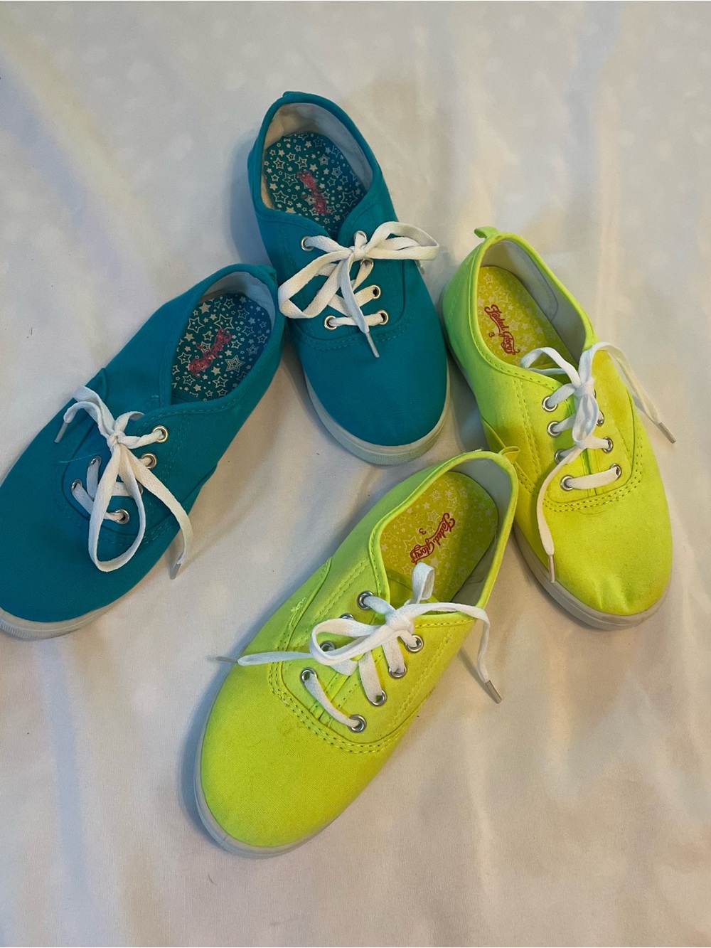 Faded Glory Women’s Canvas Lace-Up Sneakers in Teal and Neon Yellow, Size 3